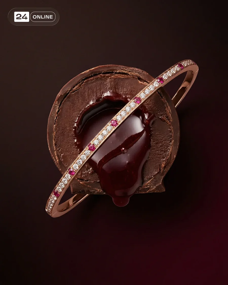 Luxury editorial jewelry with dramatic macro styling, desserts, flowers, glossy… — AI-generated example 2 of 6