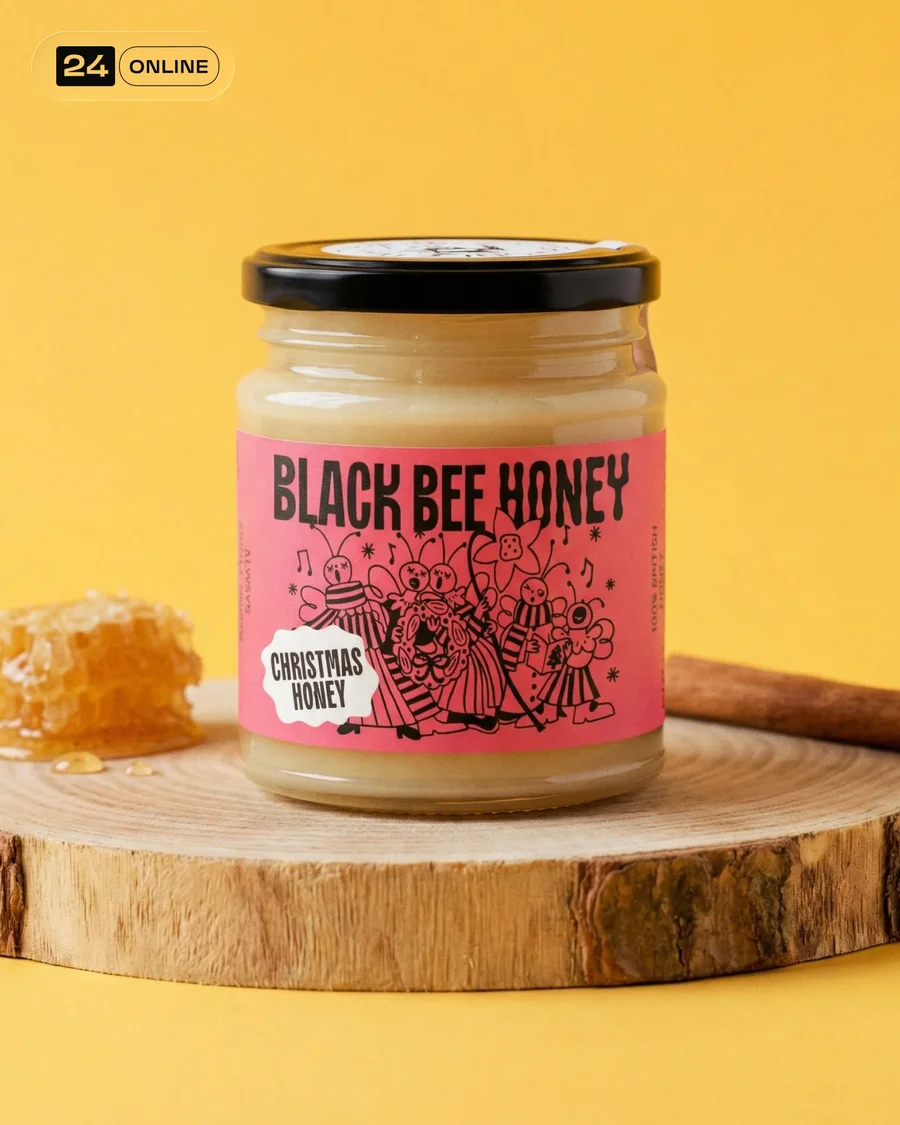 Premium honey jar photography with warm natural lifestyle and luxury editorial… — AI-generated example 4 of 5