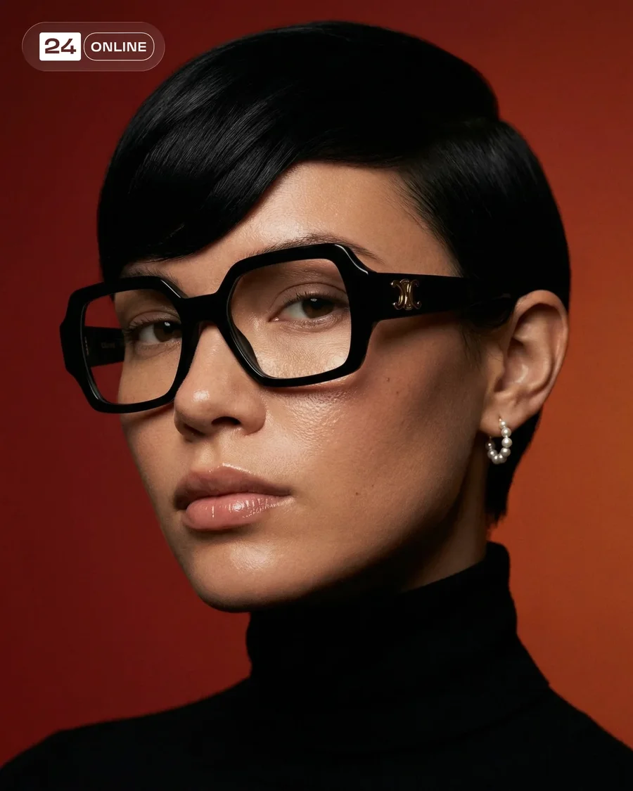 Luxury eyewear campaign with red gradients, reflective surfaces, cinematic… — AI-generated example 6 of 6