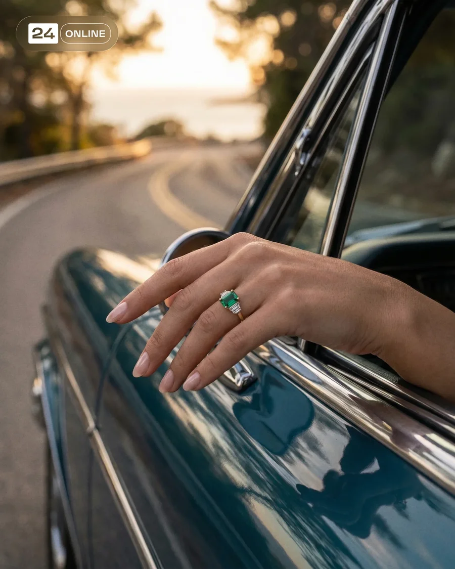 Ultra-premium macro and cinematic jewelry photography with elegant natural… — AI-generated example 4 of 6